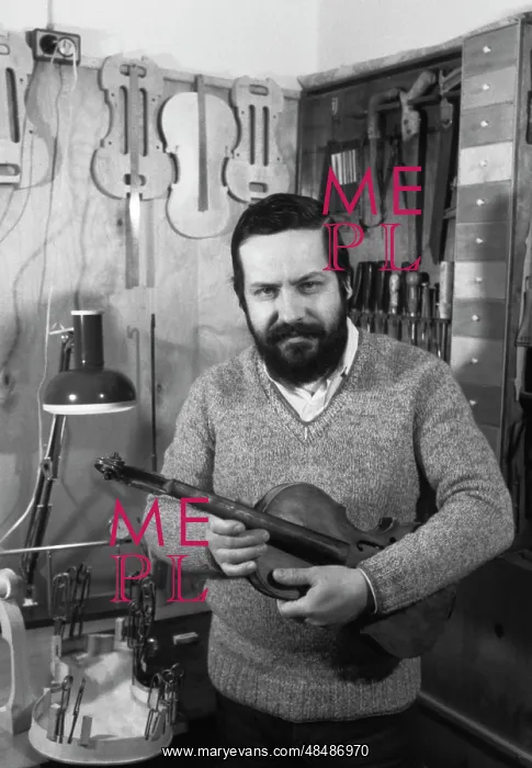 : Violin maker Aleksandr Andrianov : Violin maker Aleksandr Andrianov
