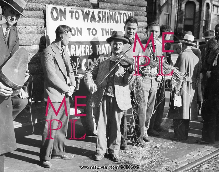 : Violin-playing farmer during the Great Depression, 1932 : Violin-playing farmer during the Great Depression, 1932