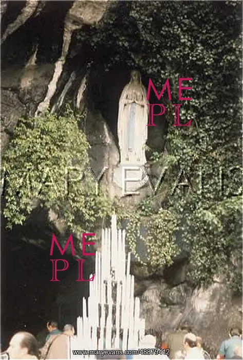 : VIRGIN MARY STATUE / HE PH : VIRGIN MARY STATUE / HE PH