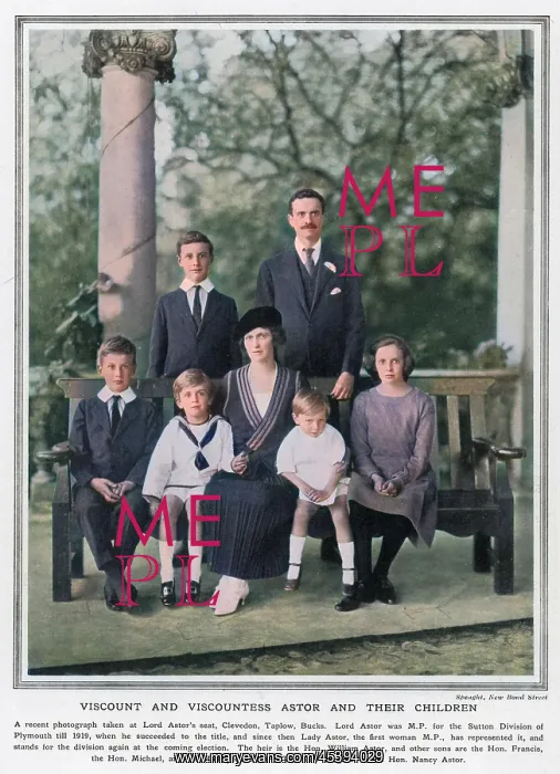 : Viscount and Viscountess Astor and their children : Viscount and Viscountess Astor and their children