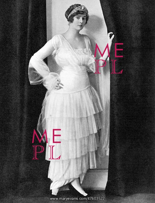 : Viscountess Curzon, 1915 : Viscountess Curzon, 1915