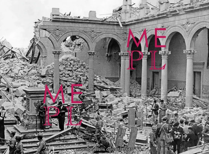 : Visit to the Alcazar of Toledo, 1936 : Visit to the Alcazar of Toledo, 1936