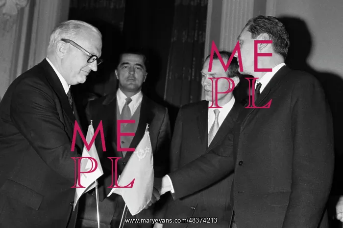 : Visit of Canadian delegation to USSR : Visit of Canadian delegation to USSR