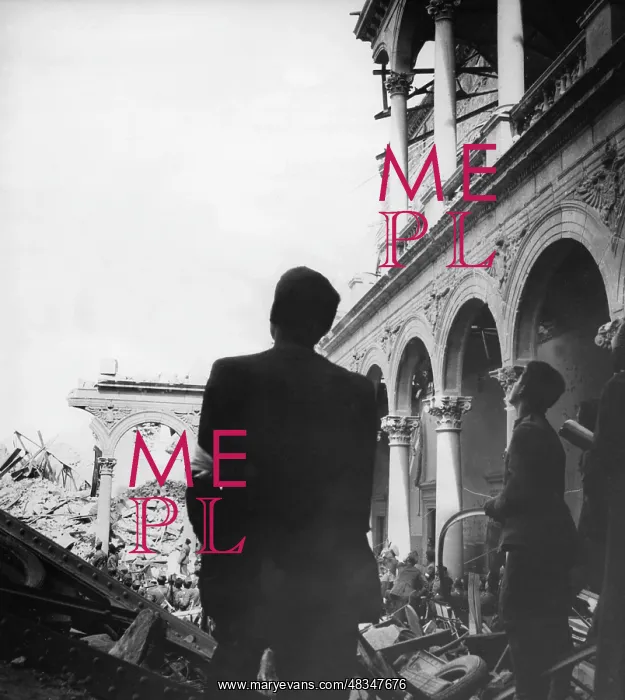 : Visit of the destroyed Alcazar of Toledo, 1936 : Visit of the destroyed Alcazar of Toledo, 1936