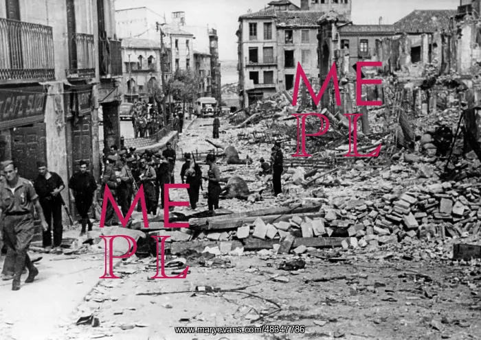 : Visit of the destroyed Toledo, 1936 : Visit of the destroyed Toledo, 1936