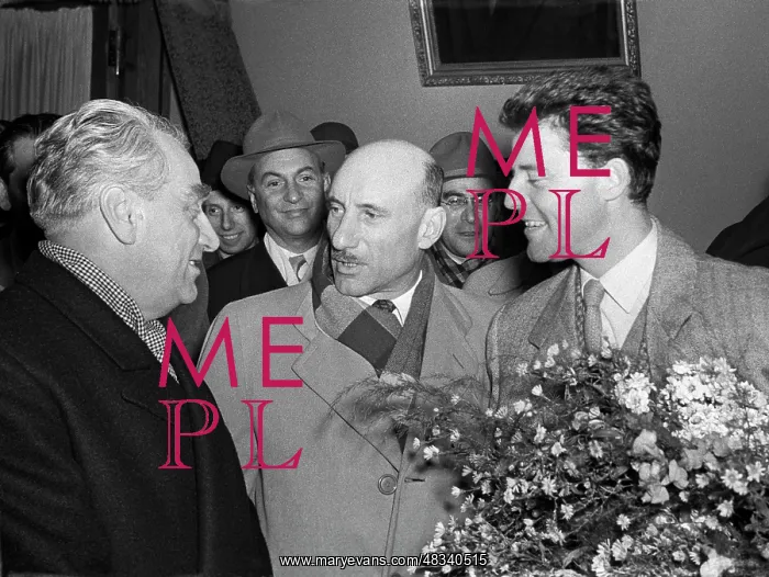 : Visit of Gerard Philipe to Moscow : Visit of Gerard Philipe to Moscow