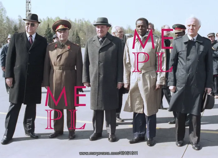 : The visit of J. E. DOS Santos to Moscow : The visit of J. E. DOS Santos to Moscow
