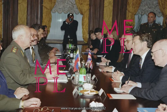 : Visit of the Minister of Defense of Great Britain : Visit of the Minister of Defense of Great Britain