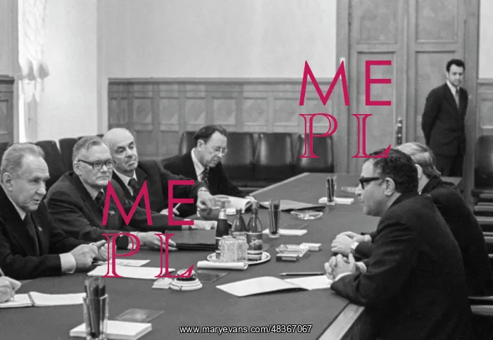 : Visit of Mostafa Tolba to USSR : Visit of Mostafa Tolba to USSR