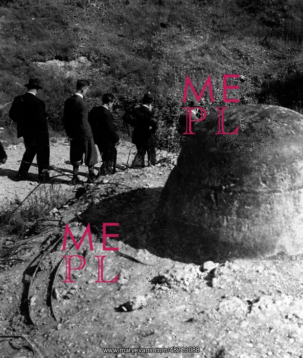 : Visitors at Fort Douaumont, 1935 : Visitors at Fort Douaumont, 1935