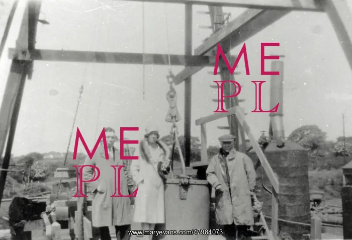 : Three visitors, Hook Colliery, Pembrokeshire, South Wales : Three visitors, Hook Colliery, Pembrokeshire, South Wales
