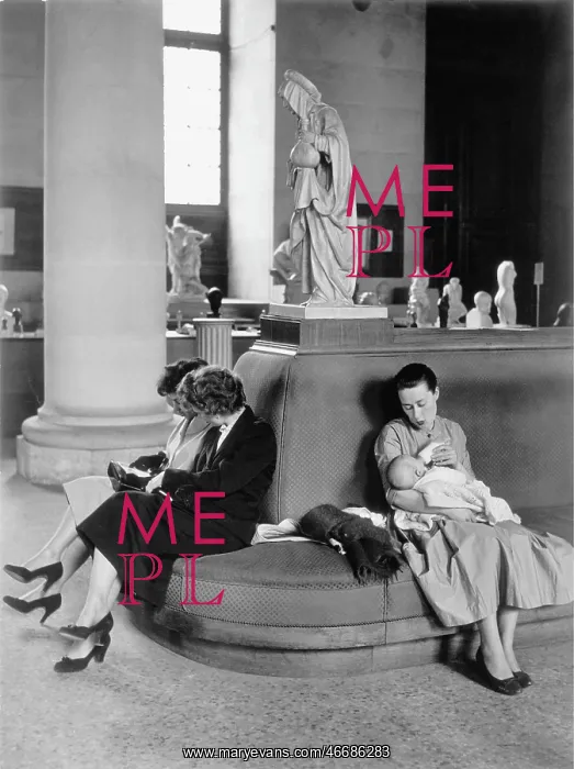 : Visitors at the Museum of Art History : Visitors at the Museum of Art History