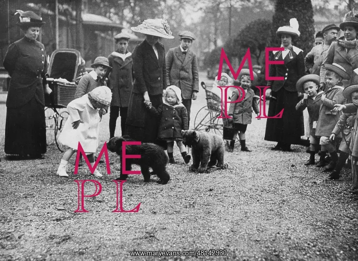 : Visitors in the Rotterdam Zoo, 1913 : Visitors in the Rotterdam Zoo, 1913