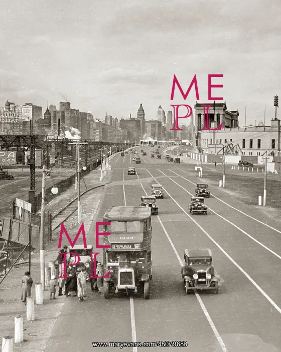 : Visitors Waiting For Bus to 1933 World's Fair : Visitors Waiting For Bus to 1933 World's Fair