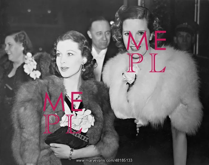 : Vivien Leigh and Leonora Corbett, 1938 : Vivien Leigh and Leonora Corbett, 1938