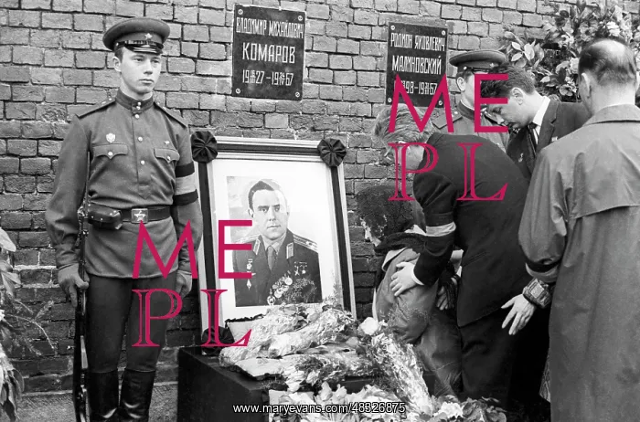 : V.Komarov's funeral in Moscow : V.Komarov's funeral in Moscow