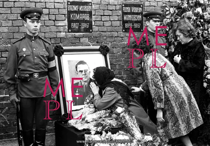 : V.Komarov's funeral in Moscow : V.Komarov's funeral in Moscow