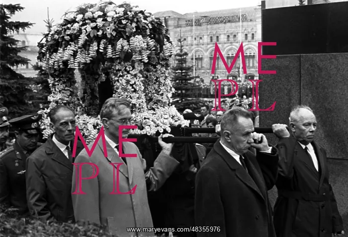 : V.Komarov's funeral in Moscow : V.Komarov's funeral in Moscow