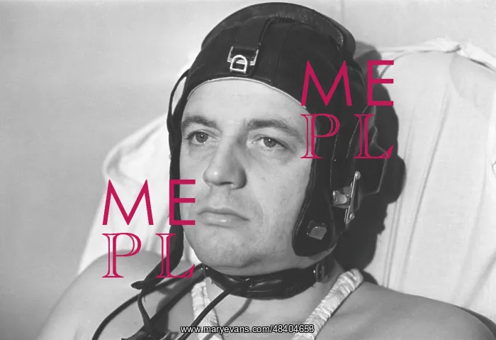 : Vladislav Volkov in pressure chamber, 1971 : Vladislav Volkov in pressure chamber, 1971