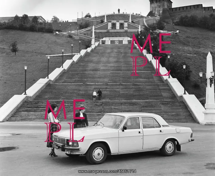 : Volga car. USSR. June 1, 1980. New car GAZ-3102. Vladimir Voitenko / TASS : Volga car. USSR. June 1, 1980. New car GAZ-3102. Vladimir Voitenko / TASS