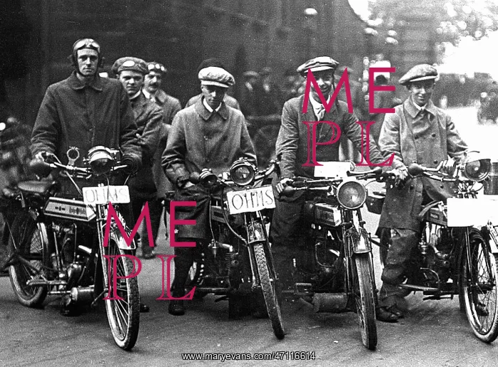  : Volunteer motorcyclists during WW1