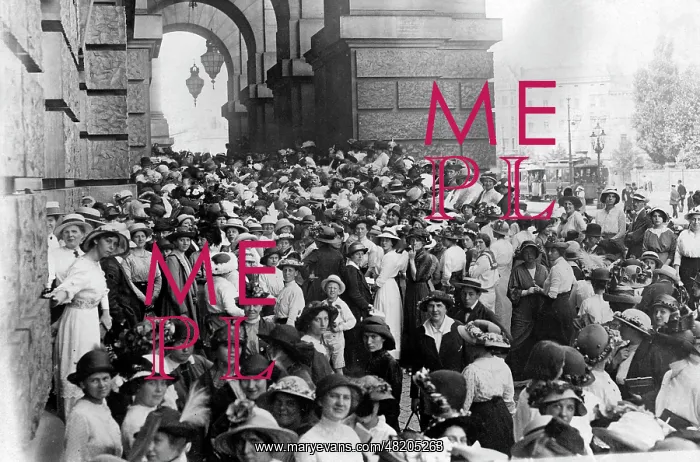 : Volunteers for the Red Cross, 1914 : Volunteers for the Red Cross, 1914