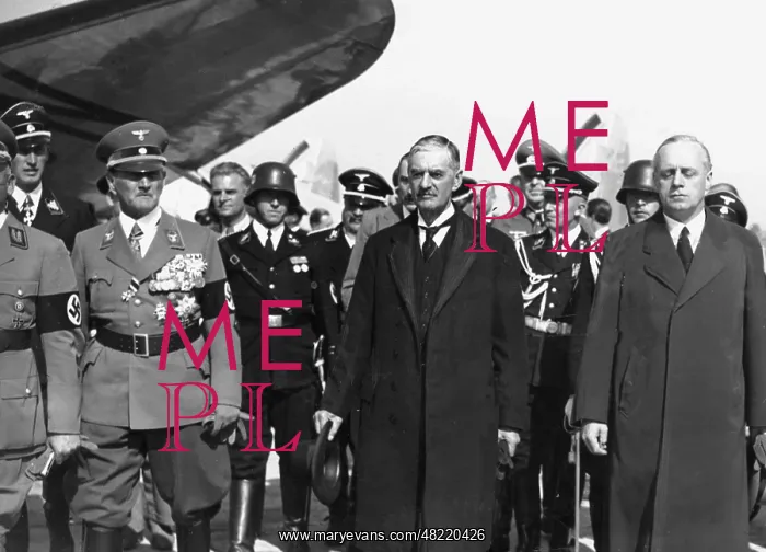 : von Epp, Chamberlain, Heydrich and Ribbentrop at the Mun : von Epp, Chamberlain, Heydrich and Ribbentrop at the Mun