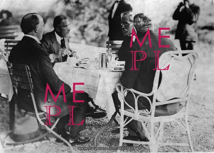: von Papen, MacDonald and Neurath : von Papen, MacDonald and Neurath