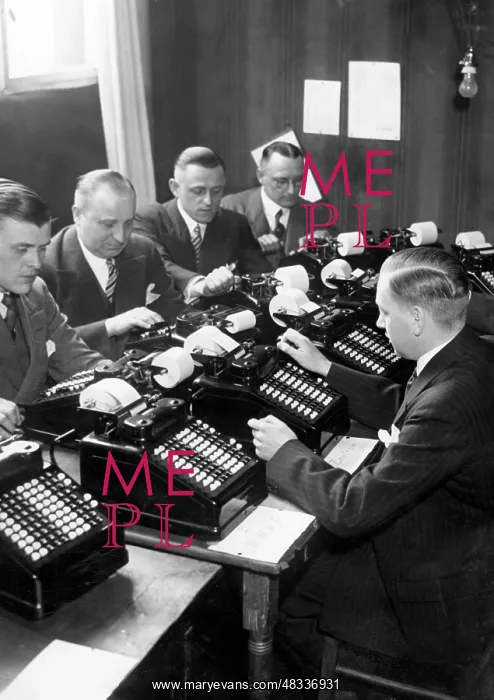 : Votes are being counted, 1932 : Votes are being counted, 1932
