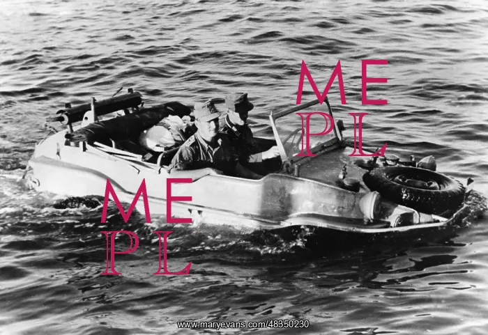: VW Schwimmwagen, 1943 : VW Schwimmwagen, 1943