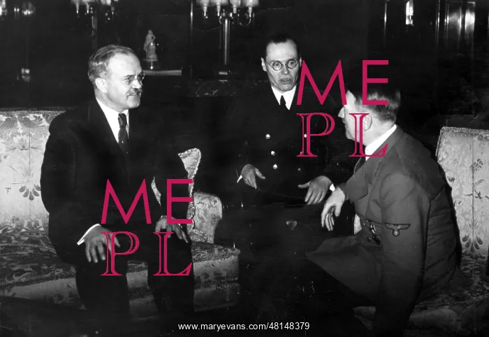 : Vyacheslav Molotov with Adolf Hitler, 1940 : Vyacheslav Molotov with Adolf Hitler, 1940