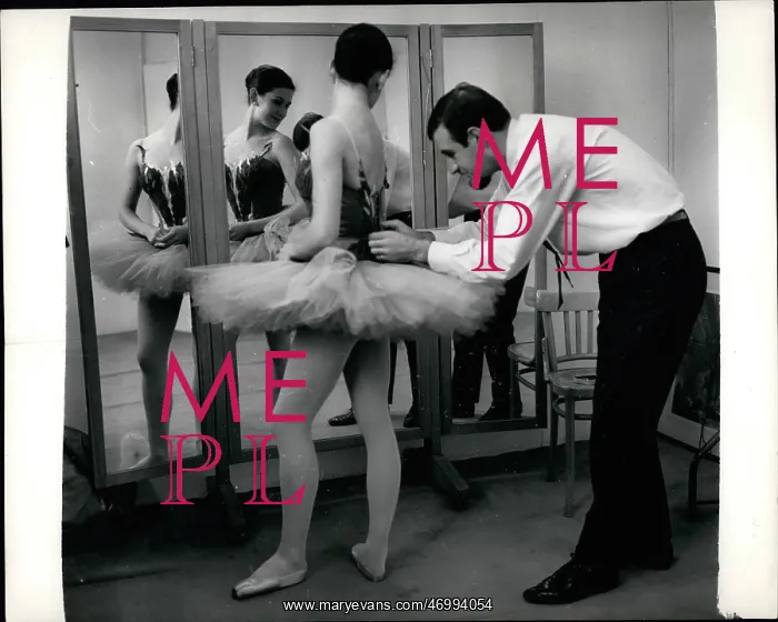 : Vyvyan Lorrayne, ballet dancer, Brian Levine, designer : Vyvyan Lorrayne, ballet dancer, Brian Levine, designer