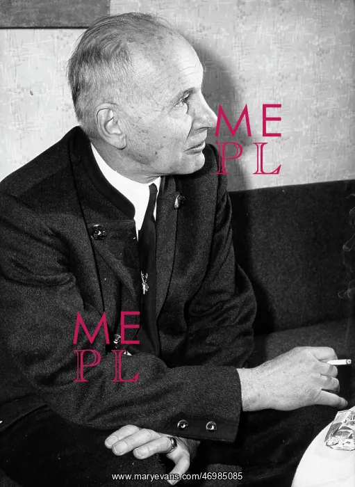 : W. Von Gronau : W. Von Gronau