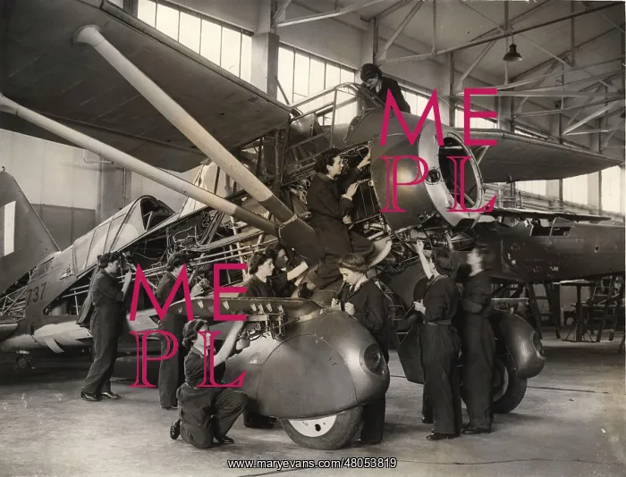 : WAAF mechanics learn how to rig a Westland Lysander : WAAF mechanics learn how to rig a Westland Lysander