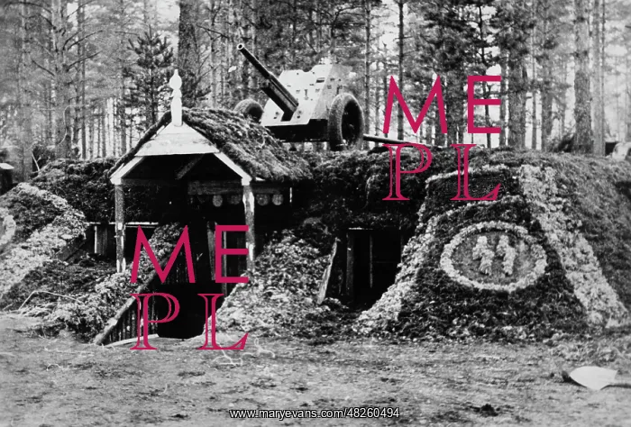 : Waffen-SS dugout - Eastern Front, 1941 : Waffen-SS dugout - Eastern Front, 1941