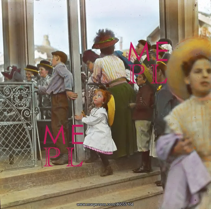 : Waiting for a ride with the merry-go-rounds : Waiting for a ride with the merry-go-rounds