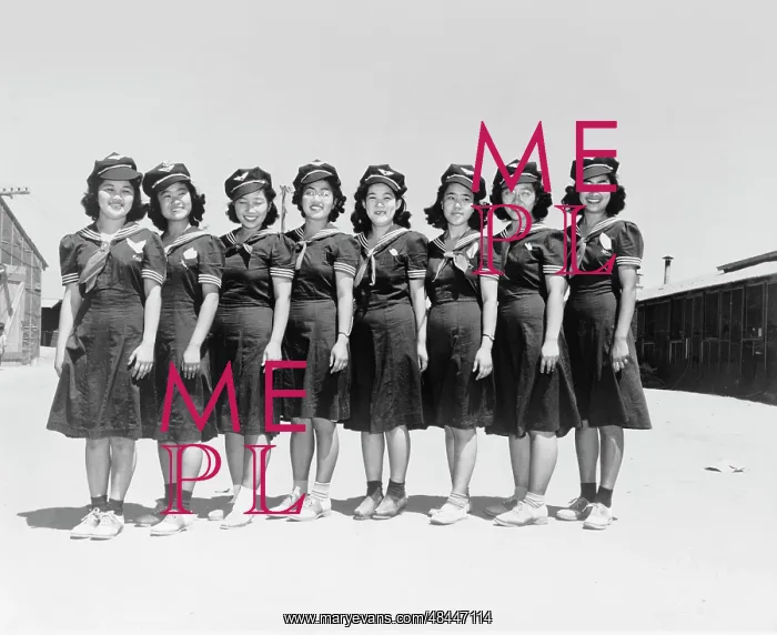 : Waitresses in natty blue uniforms, 1942 : Waitresses in natty blue uniforms, 1942