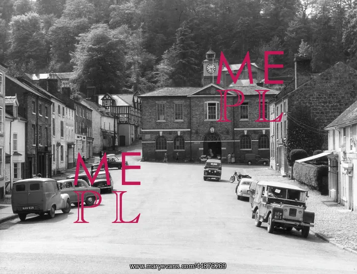 : WALES / MONTGOMERY : WALES / MONTGOMERY