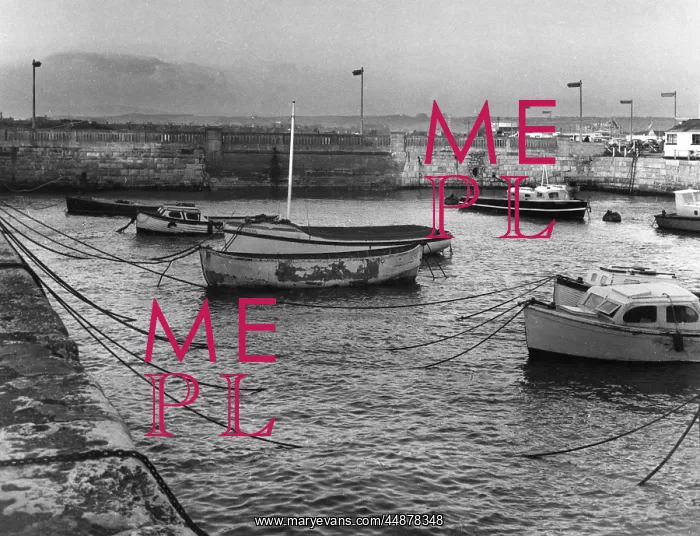 : WALES / PORTHCAWL : WALES / PORTHCAWL
