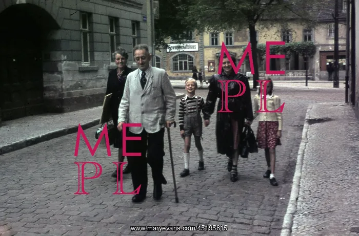 : A walk in Naumburg 1948 : A walk in Naumburg 1948
