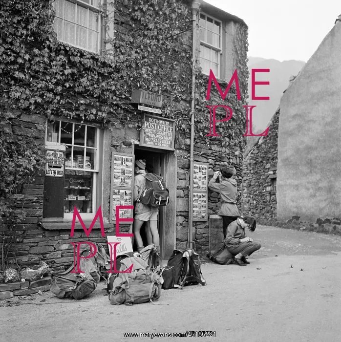 : Walkers In The Lake District : Walkers In The Lake District