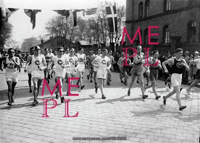  : Walking Race
