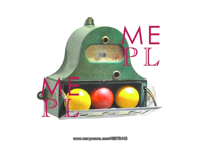 : Wall-mounted billiard ball storage box / dispenser : Wall-mounted billiard ball storage box / dispenser