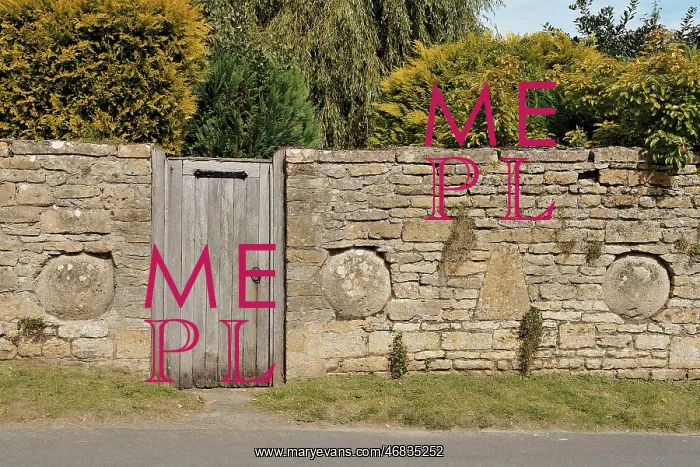 : Wall in Snowshill, Gloucestershire : Wall in Snowshill, Gloucestershire