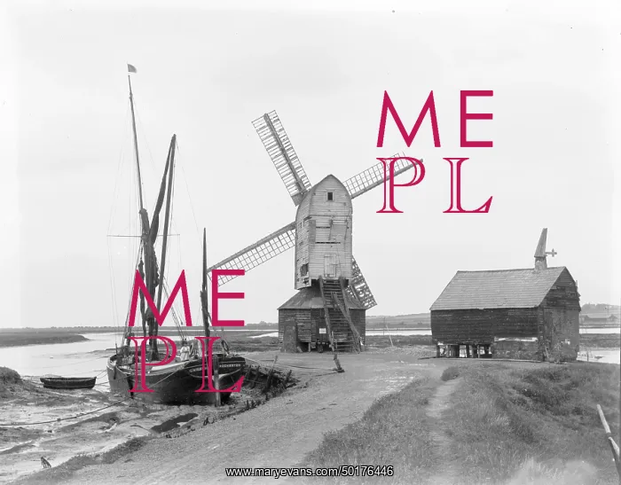 : Walton Windmill, Walton-on-The-Naze, Frinton and Walton : Walton Windmill, Walton-on-The-Naze, Frinton and Walton