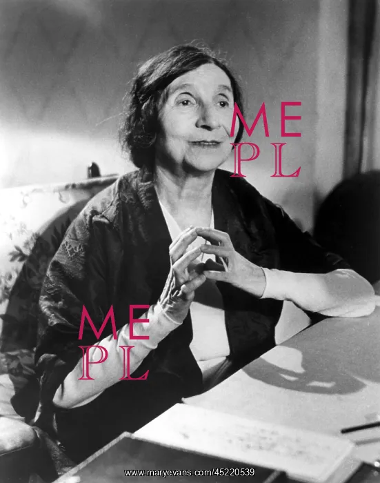 : Wanda Landowska, harpsichordist, in the ? : Wanda Landowska, harpsichordist, in the ?