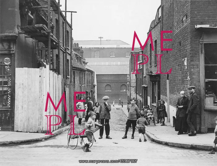  : WAPPING SLUMS 1933