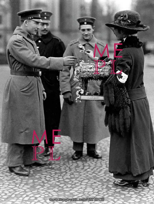 : War donation in Berlin, 1916 : War donation in Berlin, 1916
