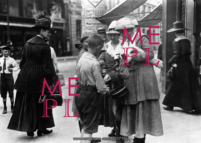 : War donation in Berlin, 1918 : War donation in Berlin, 1918