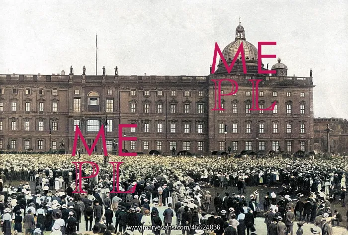 : War fever in Berlin, Germany : War fever in Berlin, Germany